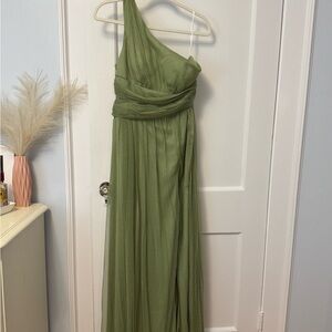 Elegant One-Shoulder Green Gown